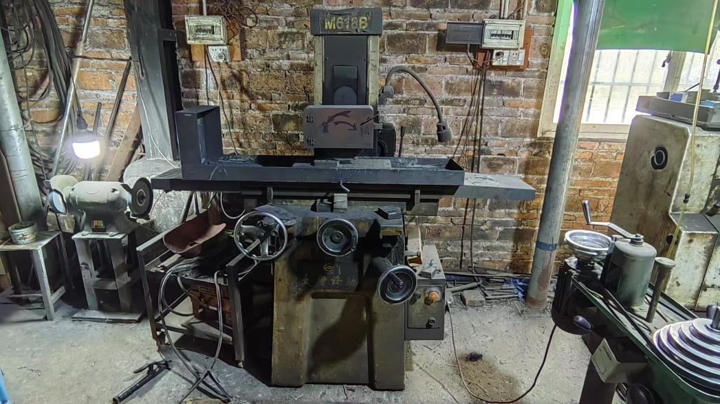 Precision surface grinder