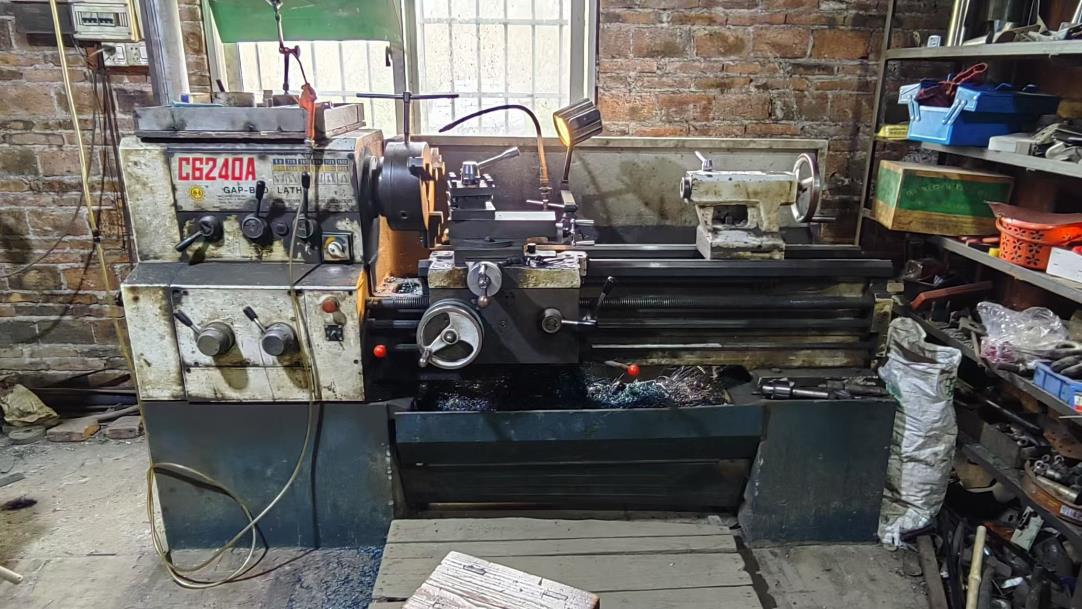 CNC lathe workstation